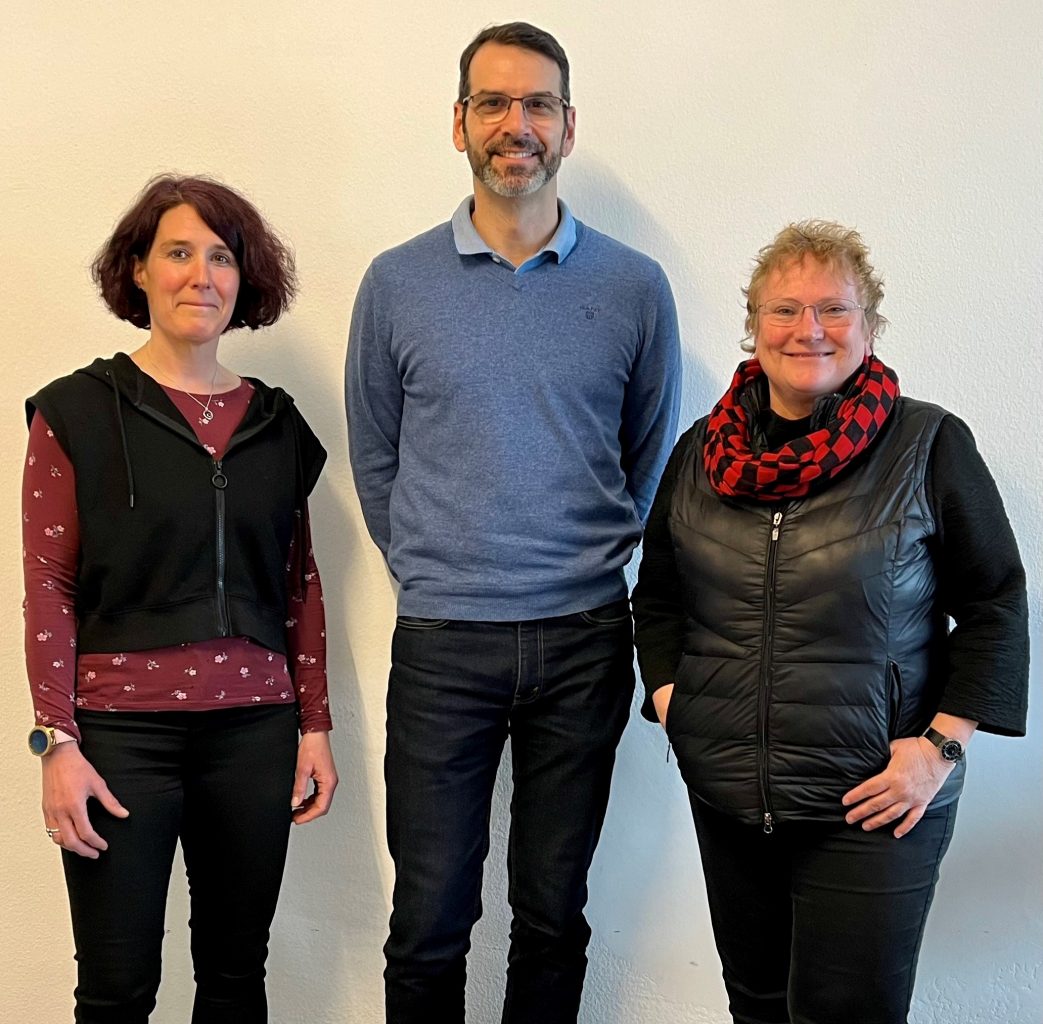 Vorstand des Sozialdienstes Germering e.V.: Ingrid Neubauer und Sabine Brügel-Fritzen mit Neuzugang Michael Wagner